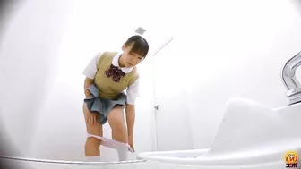 EE-611 02 Spy camera in the japanese style toilet: schoolgirls peeing like hydraulic cutter. VOL. 2