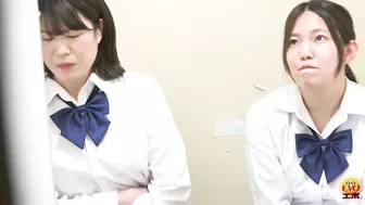 EE-687 02 Hidden footage: friendship collapse over the toilet! Schoolgirls big fight for the turn to pee