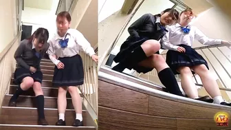 EE-687 03 Hidden footage: friendship collapse over the toilet! Schoolgirls big fight for the turn to pee