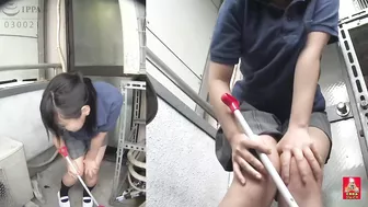 HJ-043 03 Hidden camera footage: schoolgirl's pee rush and residual urinary leakage