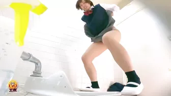 EE-598 02 Hidden footage: her pee drips before she sits down on the toilet