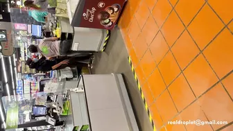 D0070 - Cashier On Duty Has to Pee
