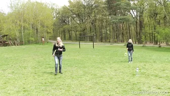 Licky Lex + Violeta - Badminton in park